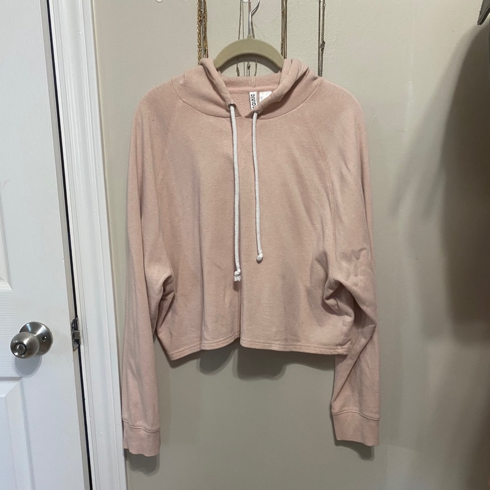 Cropped pink hoodie from H&M